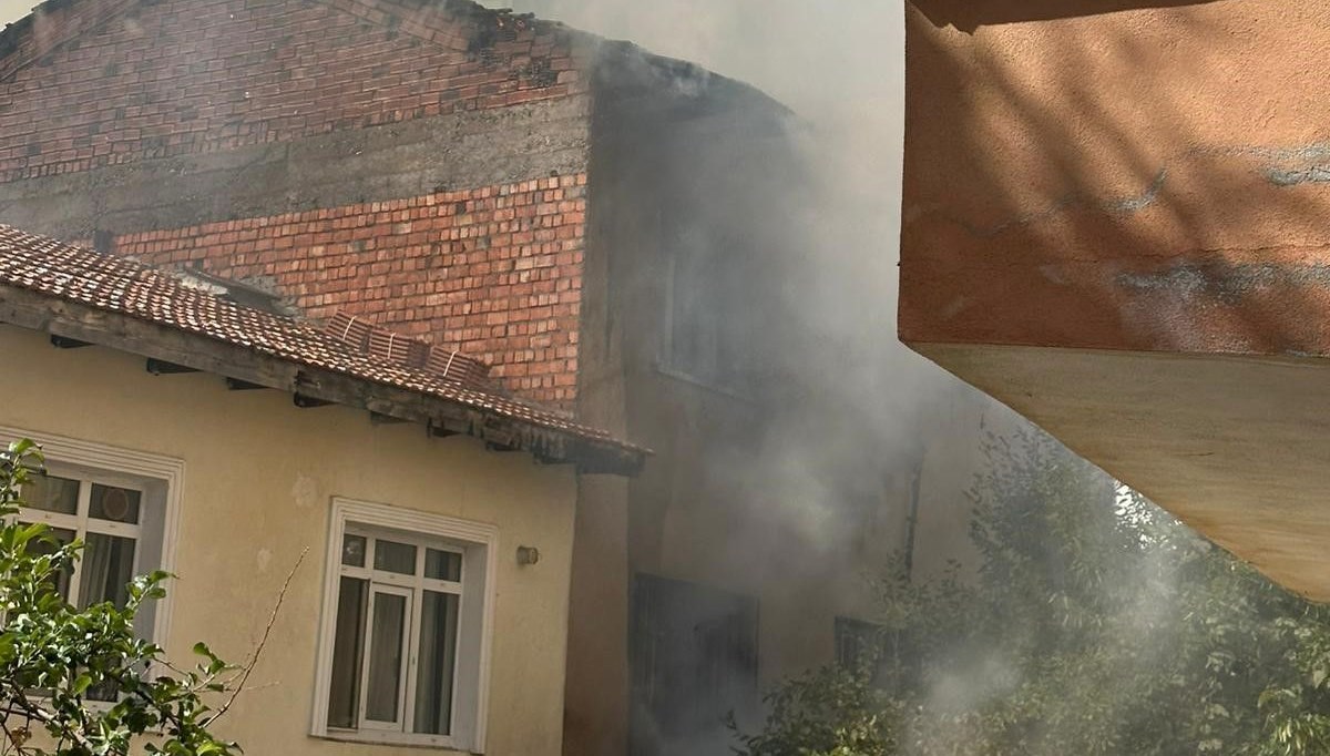 Çankıra’daki ev yangını korkuttu
