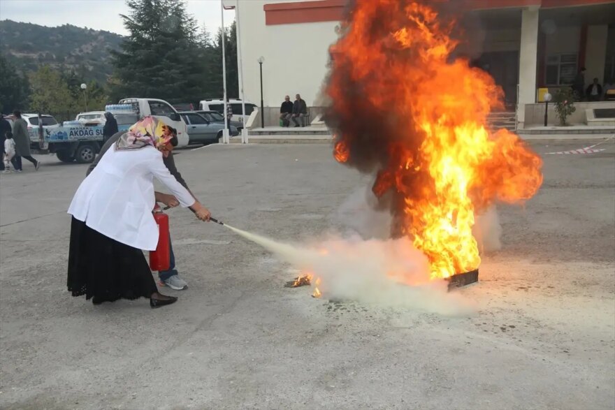 tasova hastanesinde deprem ve yangin tatbikati 3ALJQAiB.jpg